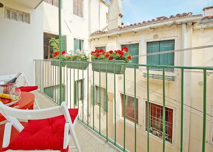Calle dei Fabbri Apartment